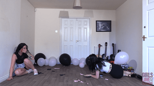 Tiana & Char - Balloon Popping Fun (Wide Angle)